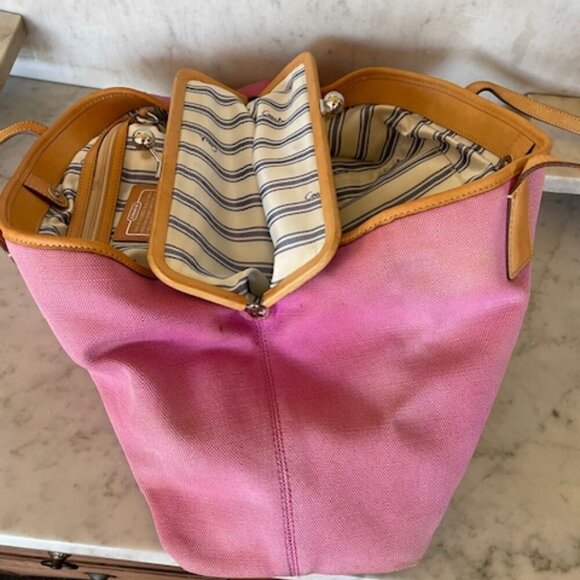 COACH Hampton 10th Anniversary Kisslock Tote Purse - Picture 7 of 17